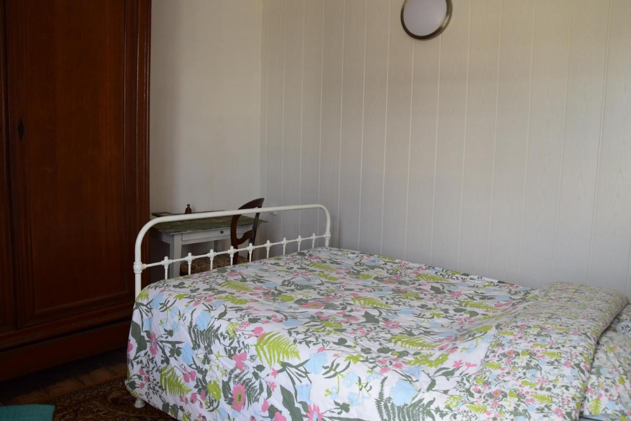 Bed and Breakfast Les Miquelots Pont-d'Ouilly Exterior foto