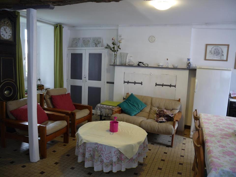 Bed and Breakfast Les Miquelots Pont-d'Ouilly Exterior foto