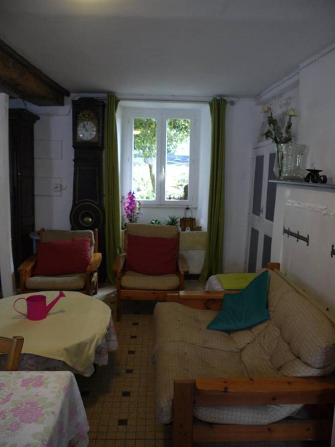 Bed and Breakfast Les Miquelots Pont-d'Ouilly Exterior foto